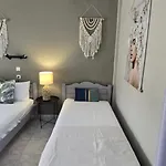 Nikol Thea Appartement *