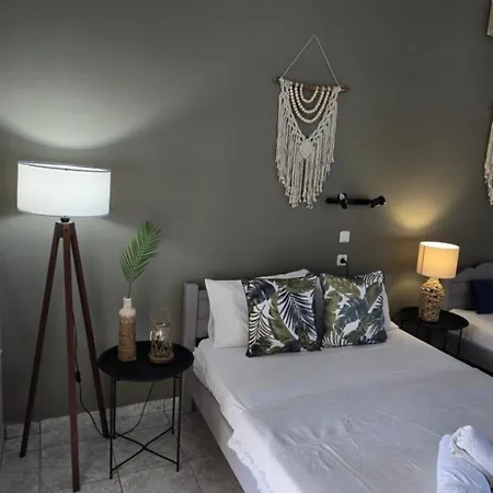 Nikol Thea Appartement *