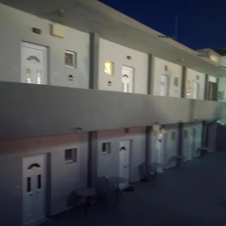 Nikol Thea דירה *